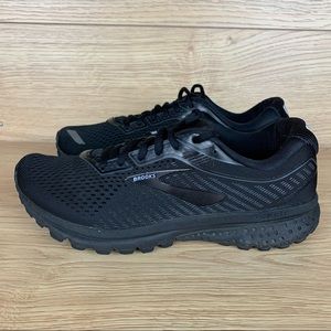 Brooks Ghost 12 Women's Triple Black Running Shoe Size 8.5W